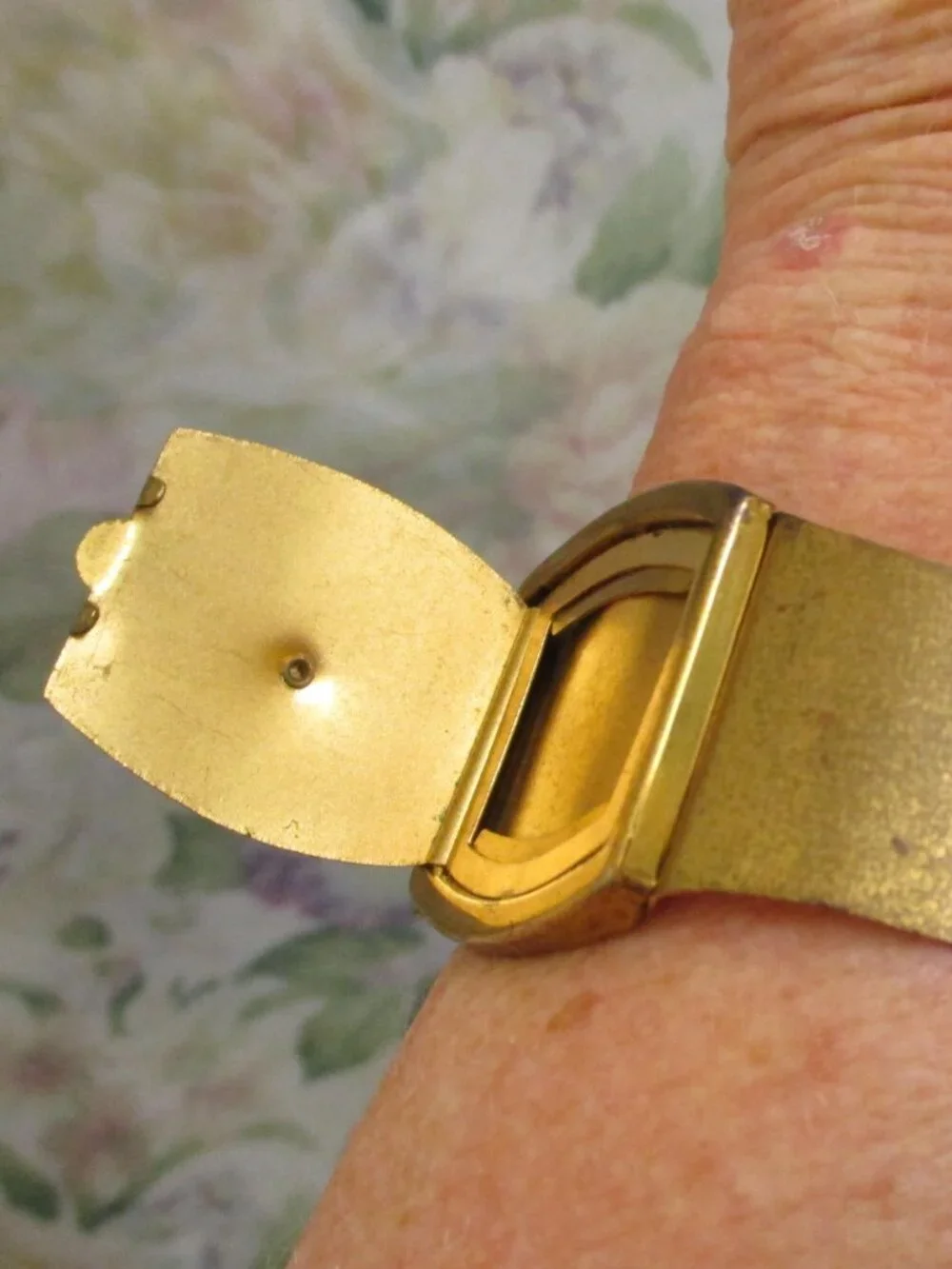WWII US ARMY Hidden Locket Bracelet: Gold Matte Metal Hinged Military Cuff~ RARE
